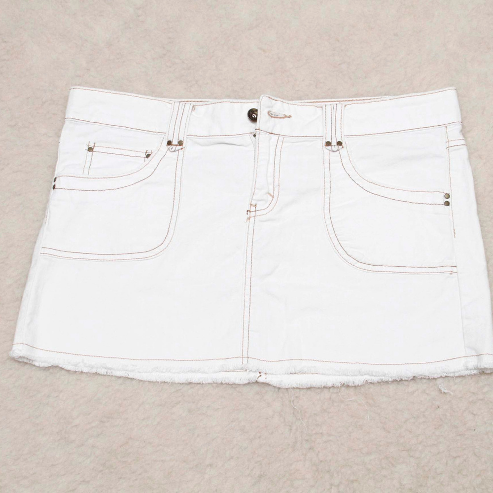 women mini skirt ivory color size11 jordache